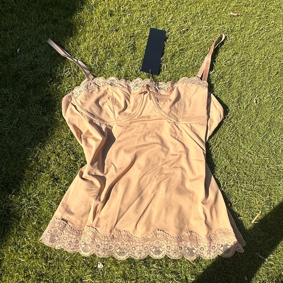 Lioness Tank Top - Picture 3 of 4